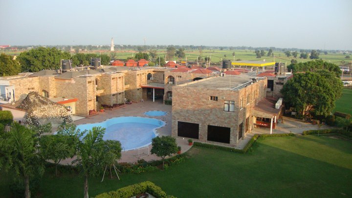 Golden Hut Resort